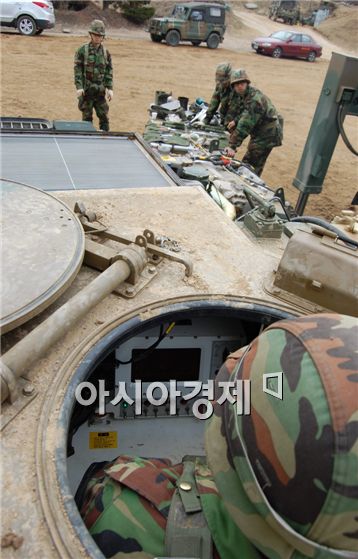 지상시동을 시작하자 포반장은 모니터를 통해 88가지 항목을 체크했다.