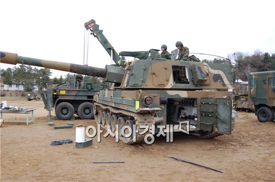 정비에는 통신, 엔진, 기동, 무장, 현수, 사격통제장치로 나눠 정비를 한다.