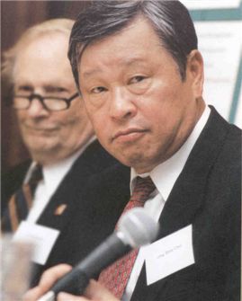 Chairman Chung Joon-young, predecessor of SK Group, lecturing on SK Management System (SKMC) at the University of Chicago in 1991.