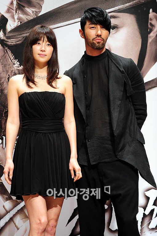[포토]차승원-한지혜 '사랑하는 사이에요'