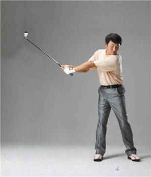 [나경우의 PGA레슨] 3. 테이크어웨이는 "천천히~"