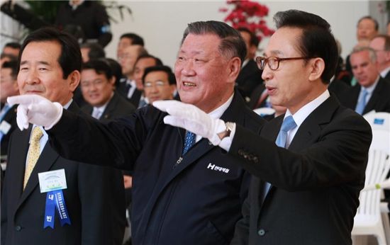 '정주영-이명박 화해' 10년 전 비화 공개