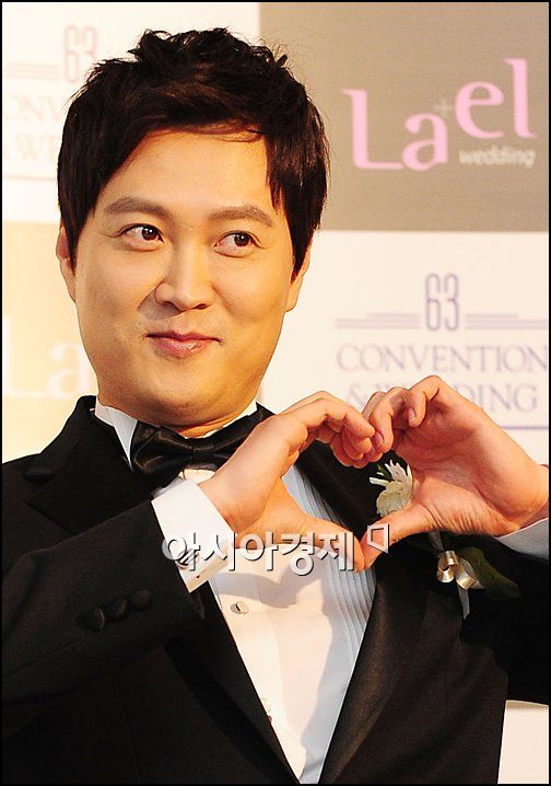 [포토]새신랑 문천식 '자기야, 사랑해~' 