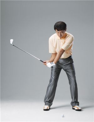 [나경우의 PGA레슨] 4. 톱에서는 '스퀘어로~'