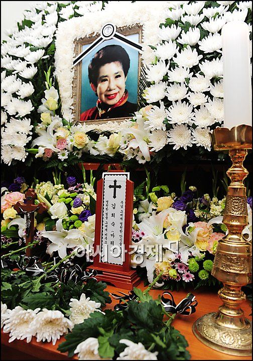 [포토]아산병원에 마련된 故 백설희 빈소