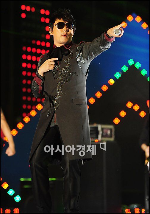 [포토]이승철 '함께 불러요'