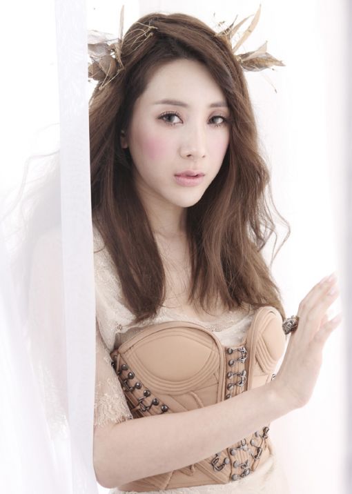 서인영, 순수한 모습의 재킷사진 공개