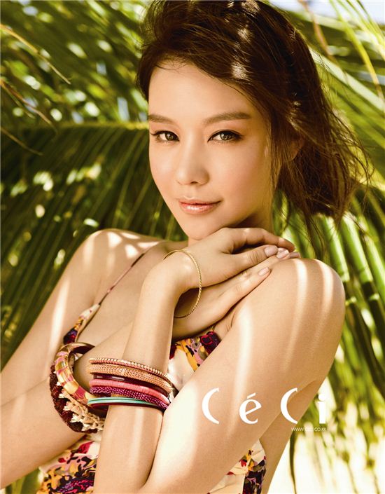 김아중, 건강미 넘치는 화보 공개 