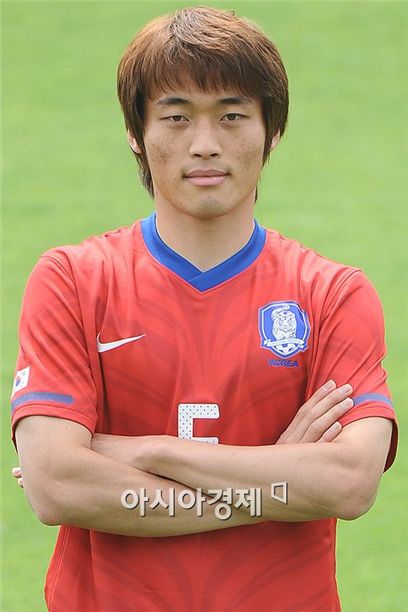 '부상투혼' 신형민, K리그 10라운드 MVP 선정