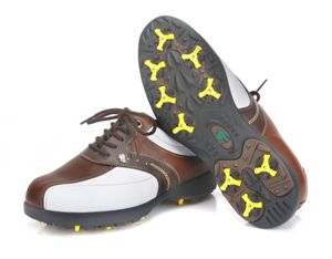 [히트상품] 잔디로 '초경량골프화'