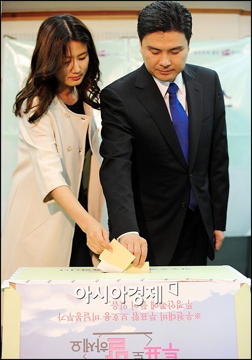 [포토]심은하-지상욱 '함께 투표하러 왔어요'