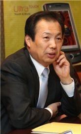 신종균 삼성전자 사장 "무선통신업계 영향력 10위 선정"