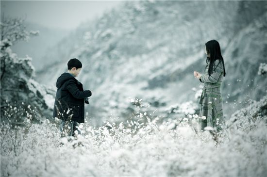 [마니아] 인물을 띄우려면 여백부터 생각해야