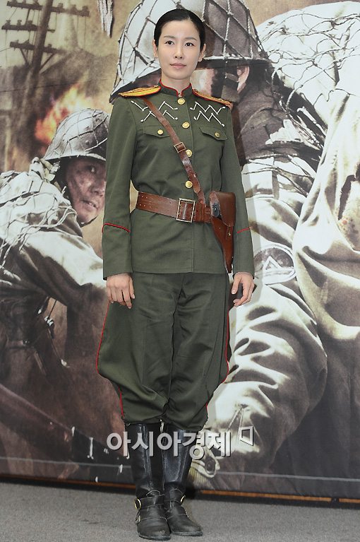 [포토]이태란 '인민군 장교'