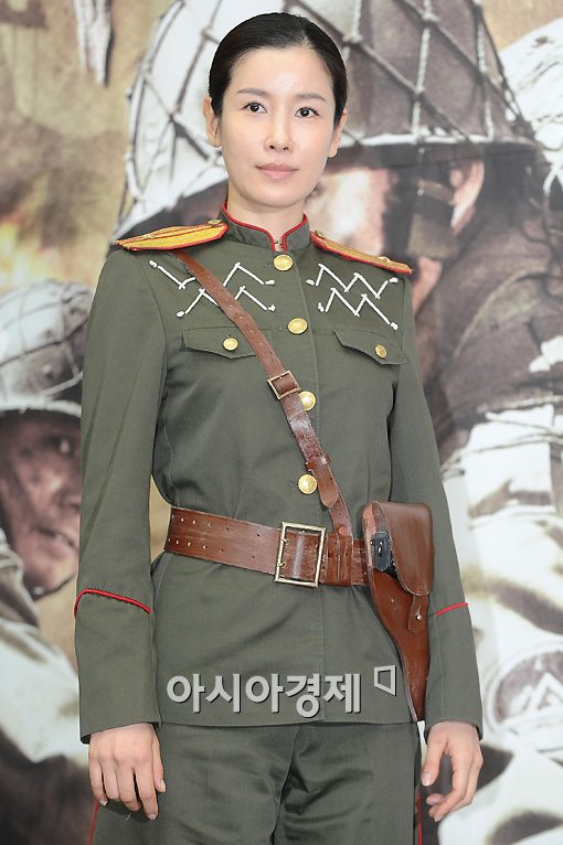 [포토]이태란 '인민군 장교'