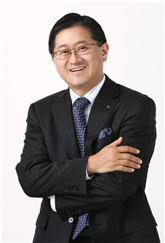 '영원한 라이벌' 서경배·차석용이 중국서 손 잡은 이유는(종합)