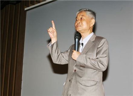 "조건없이, 춘향이 몽룡을 사랑하듯, 미쳐라"