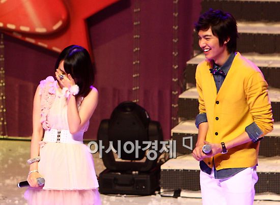 [포토]윤하, '내가 이상형? 부끄러워요'