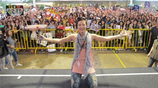 Hallyu star Jang Keun-suk at his Singapore fan meeting in April 2010. [Tree J Company]