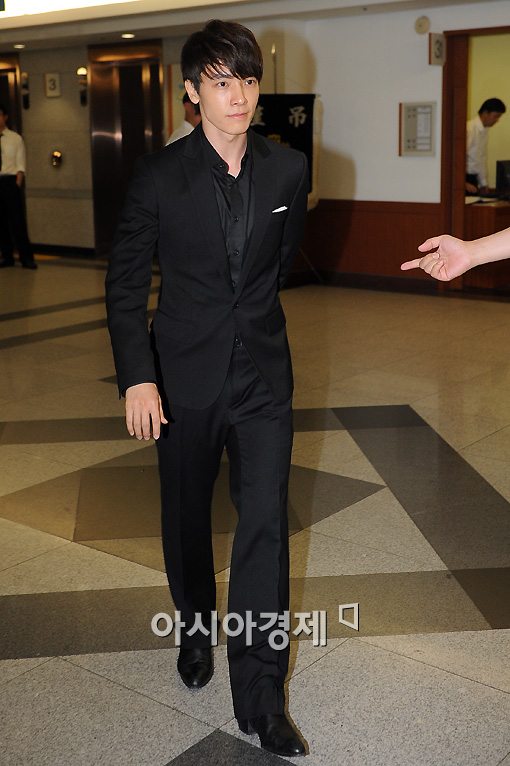 [포토]동해, 선예 부친 빈소찾아 조문