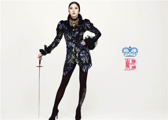 [포토]'컴백' 손담비,  카리스마 귀족으로 깜짝 변신 