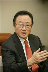 사공일 "IMF총재 거론 영광스럽지만..."