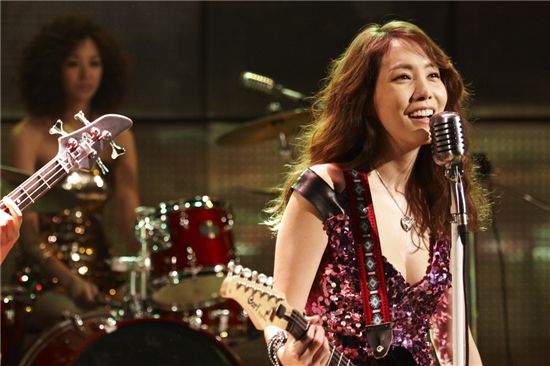 록밴드 결성한 김정은-홍지민-장신영-쥬니 '대역 안해'