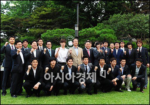 [포토]다시 한자리 모인 '16강의 주역들'