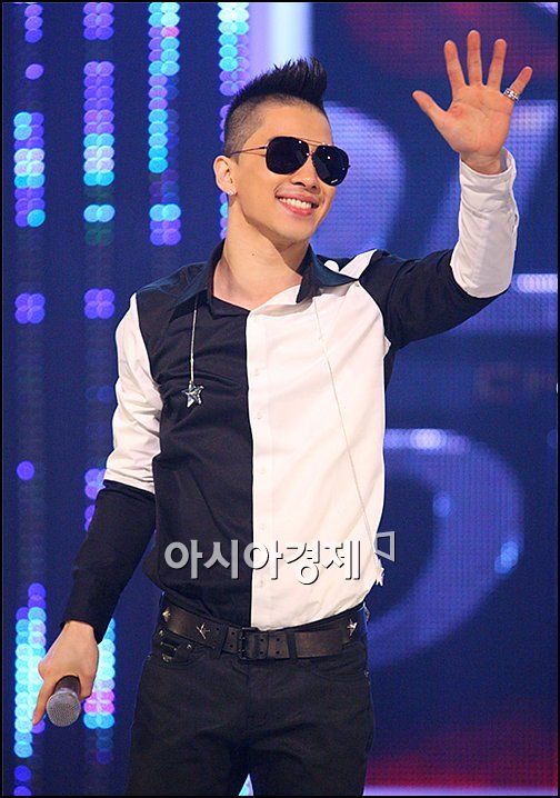 [포토]태양 '내 1위, 너희 덕분이야'