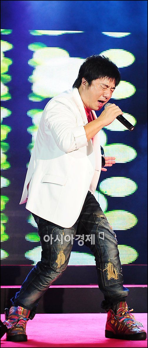[포토]캔 배기성, 열정적으로
