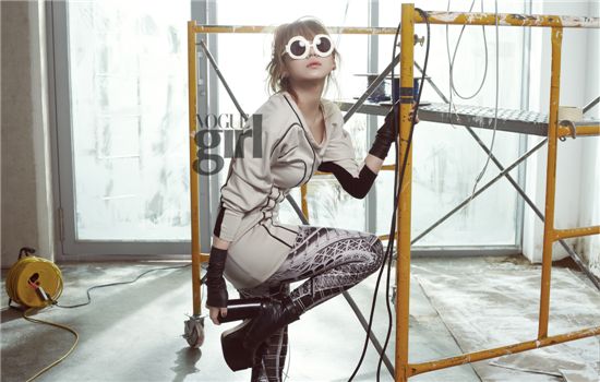 '컴백' 2NE1, 성숙한 여성미 넘치는 화보 공개