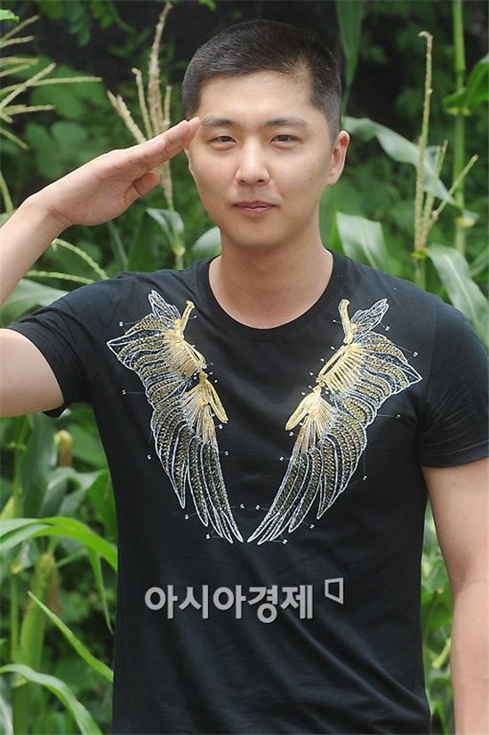 [포토]신동욱 "몸 건강히 다녀오겠습니다"