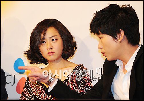 [포토]문근영-엄기준, 다정한 '클로저 커플'