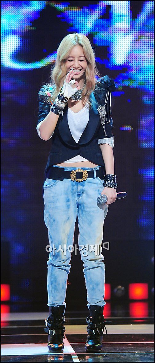 [포토]G.NA(최지나) '제 무대, OK 줄만한가요?'