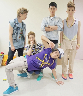 샤이니, 대기실 사진 공개 '무대 뒤 우리 모습은..'