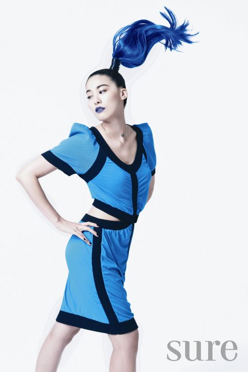 유인영, '신비로운 팜므파탈' 파격 화보