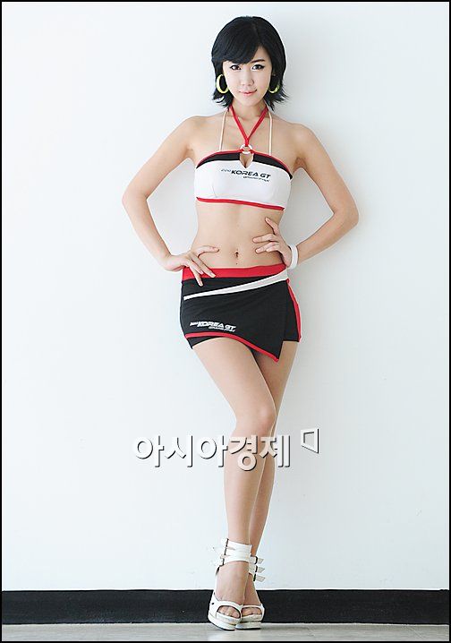 [포토]레이싱걸 김민솔, 뇌쇄적 포즈