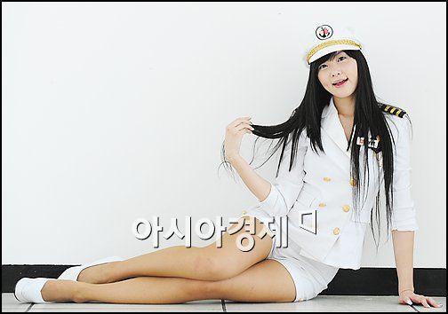 [포토]레이싱걸 정세온, 빛나는 꿀벅지