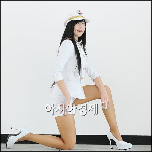 [포토]레이싱걸 정세온, 빛나는 꿀벅지