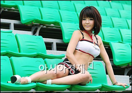 [포토]레이싱걸 황리아, 인어공주 자태