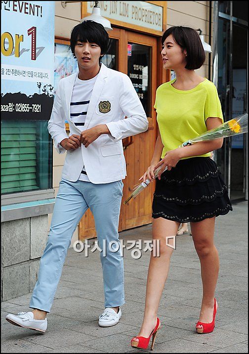 고사2 무대인사, 황정음·박은빈의 미니 레드카펫 화제