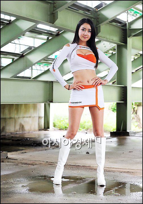 [포토]레이싱걸 한채이, 빛나는 꿀벅지