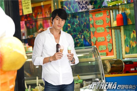 ‘아테나’ 정우성, 카리스마 넘치는 이탈리아 촬영 컷 공개