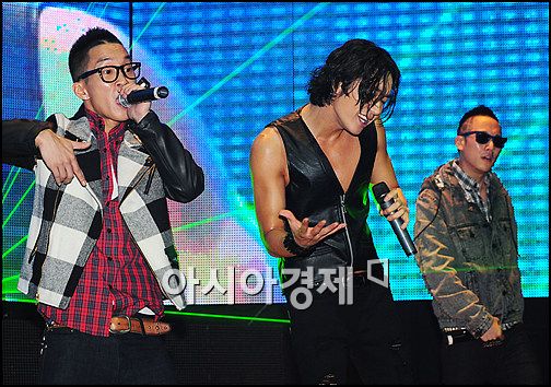 [포토]일렉보이즈 '조성모 선배님 컴백, 도우러왔어요'