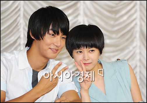 [포토]윤시윤-이영아 '스캔들 나겠네'