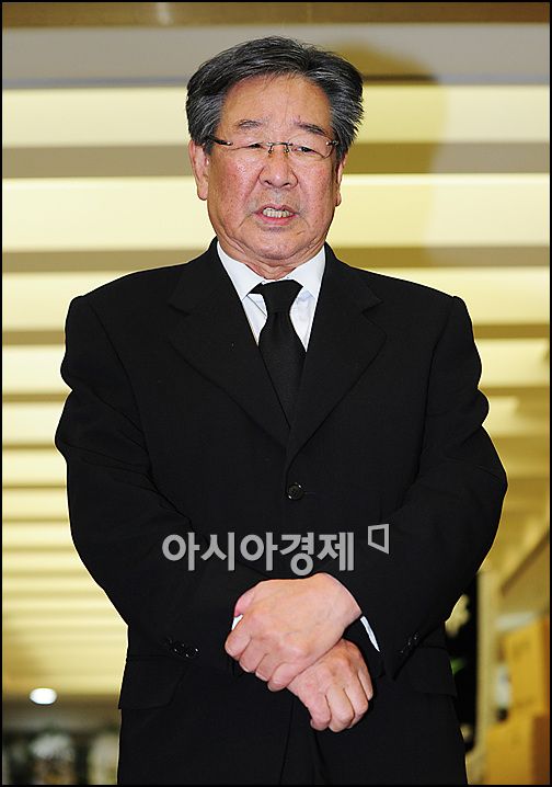 [포토]최불암, 故 앙드레김 빈소 찾아