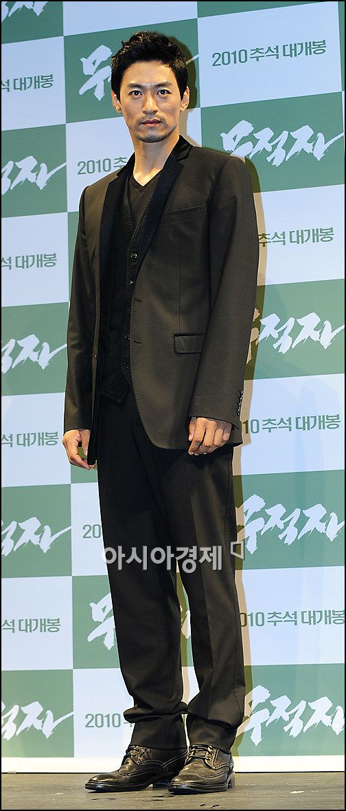 [포토]포즈 취하는 '무적자' 주진모