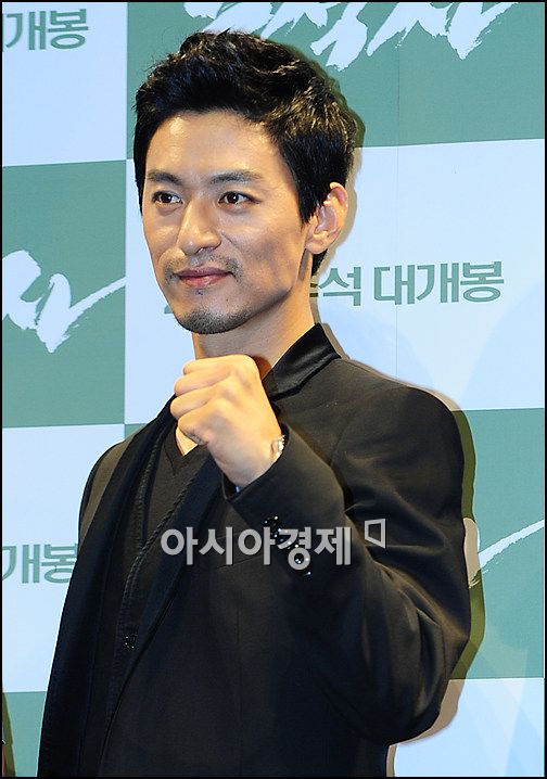 [포토]포즈 취하는 '무적자' 주진모