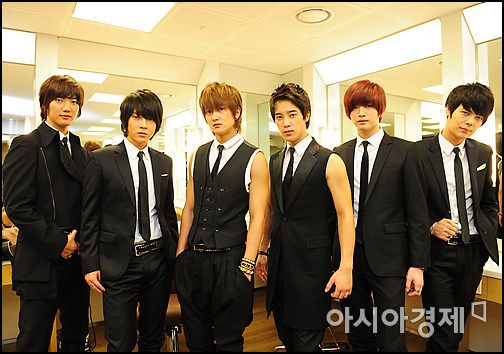 [포토]초신성 '엠카운트다운으로 컴백무대 가져요'