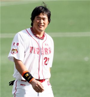 최희섭, 허리 부상으로 1군 엔트리 제외